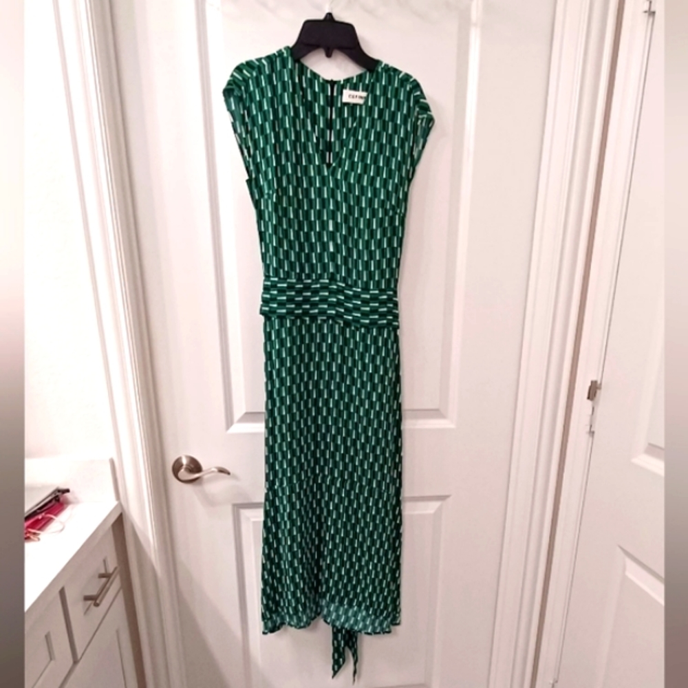 Cefinn v neck,  sleevless printed dress